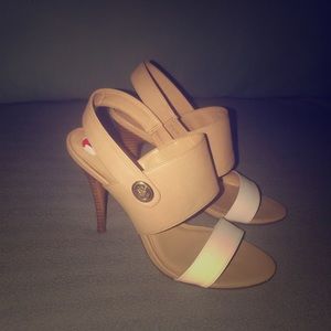 EXPRESSION Heel - Sz 9